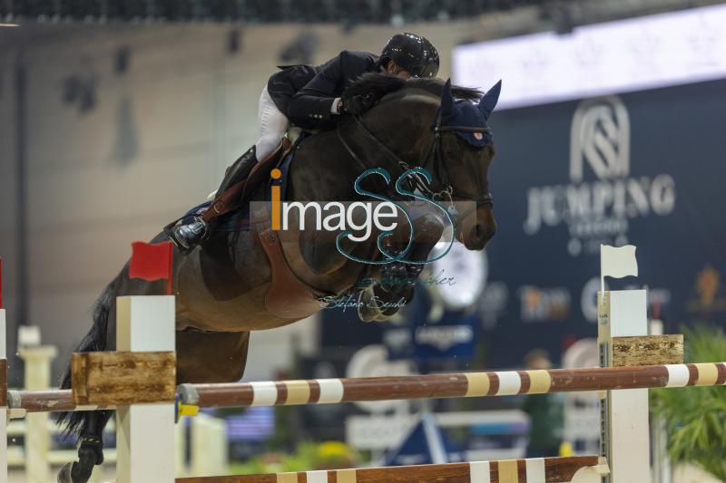 Delestre Simon (FRA) riding Jiamo VDS_Verona_20241109_SS358173.jpg